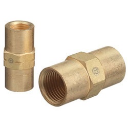 WESAW-430 - Western+AW-430+Brass+Inert+Hose+Coupler%2c+(B-Size)+5%2f8-18+RH+Female+x+(B-Size)+5%2f8-18+RH+Female